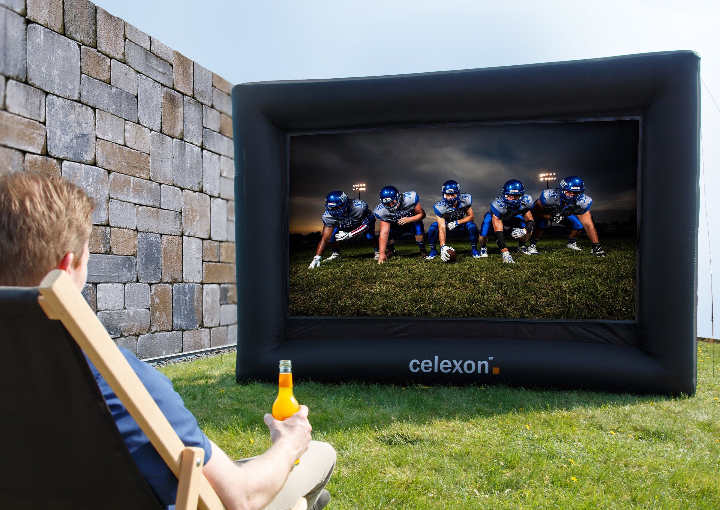 celexon inflatable outdoor projector screen INF200